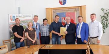 Powiat zwoleński: Futbol na trawie