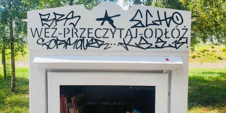 Radom: Kolejna biblioteczka zdewastowana