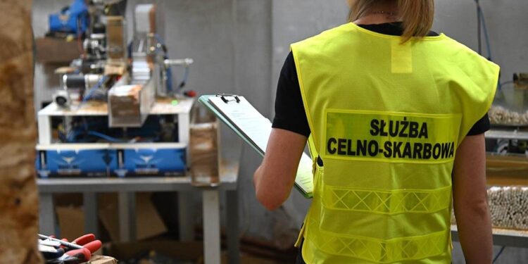 Radom: Nielegalna produkcja zamknięta [FILM, ZDJĘCIA]