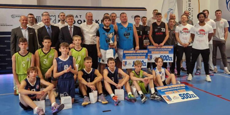 Powiat radomski: Otwarcie sali z HydroTruckiem Radom [Foto i video]