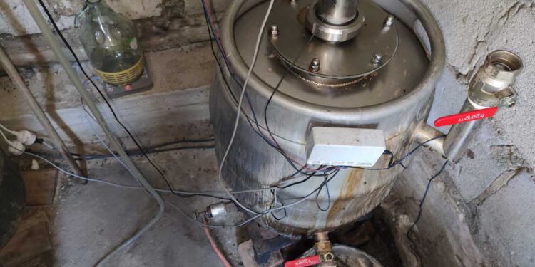 Powiat białobrzeski: Nielegalny alkohol u 30-latka [Zdjęcia]