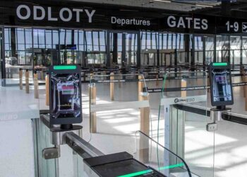 Radom: Dyplomaci obejrzeli nowe lotnisko