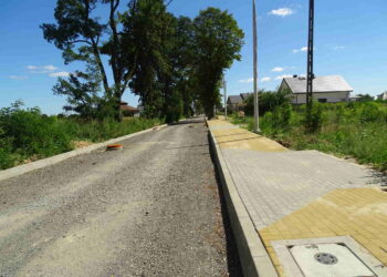 Powiat zwoleński: Ulice przed jesienią [galeria]