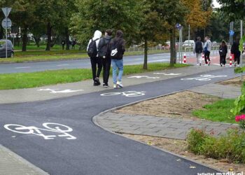 Radom: Nowa droga rowerowa przy ul. Limanowskiego [Zdjęcia]
