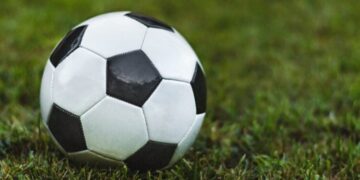 Ze świata: Walia pokonana