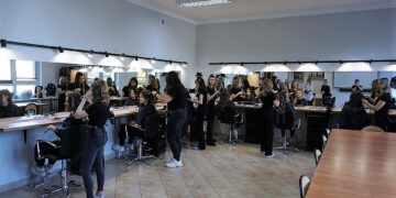 Powiat szydłowiecki: Z grzebieniem przy tablicy