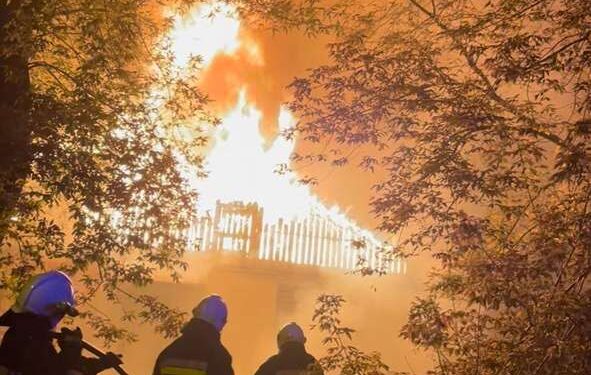 Radom: Spłonął dom na Odlewniczej – 15 osób straciło dach nad głową