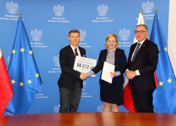 Powiat radomski: Jaśniej i oszczędniej