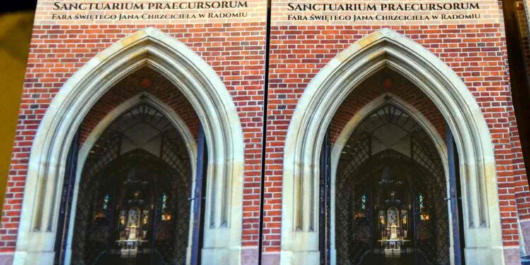 Radom: Już jest! Oficjalny przewodnik po Farze Św. Jana Chrzciciela