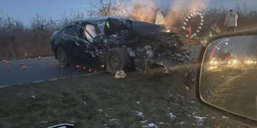 Powiat grójecki: Zderzenie osobówki z traktorem z naczepą