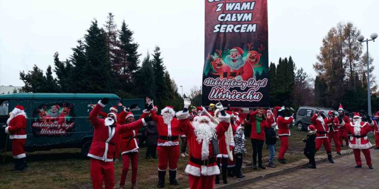 Radom: Mikołaje dla małych pacjentów