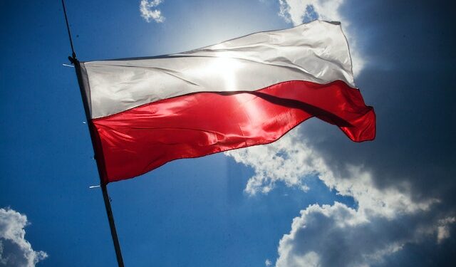 Z kraju: Granty na inicjatywy patriotyczne