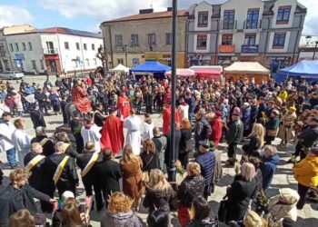 Powiat szydłowiecki: Palmy, rękodzieło i rocznica