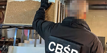 Pod Radomiem działała gigantyczna fabryka nielegalnych wyrobów tytoniowych! [VIDEO]