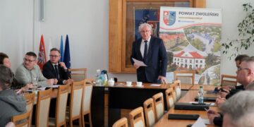 Powiat zwoleński: Bezpieczna dyskusja