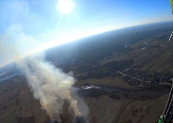 Radomskie / Powiat kozienicki: Zawiadomił straż z motoparalotni
