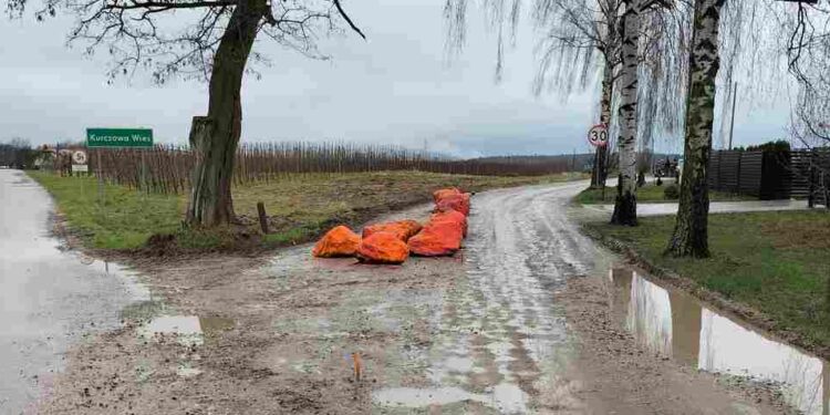 Powiat grójecki: Głazy na drodze – konflikt w gminie Jasieniec