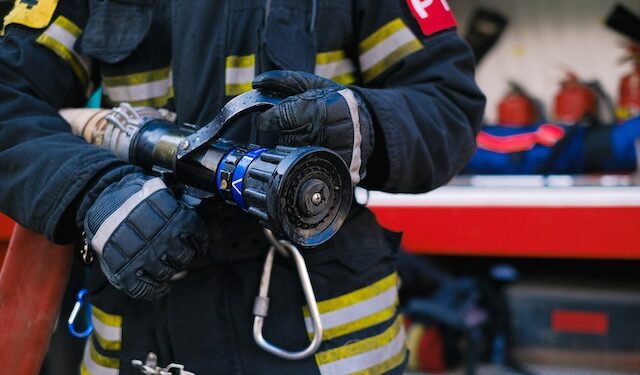 Radom: Pożar w bloku przy Grzybowskiej – są ranni