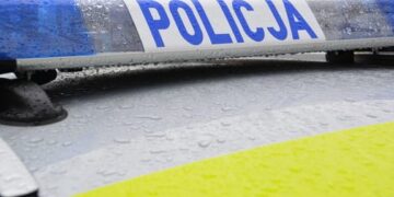 Radom / region radomski: Weekend na naszych drogach – ranni motocykliści, osobówka w stawie, czołówka i zderzenie czterech pojazdów