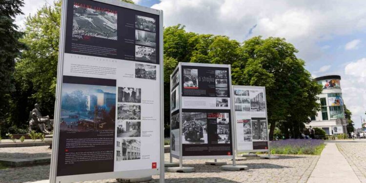 Radom: Rocznicowa wystawa na placu Corazziego