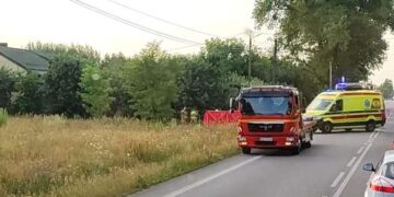 Powiat grójecki: Bus przewrócił się na bok – nie żyje kierujący