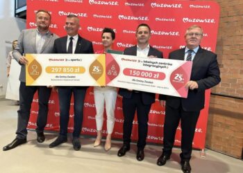 Powiat zwoleński: Boisko i świetlica