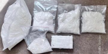 Powiat grójecki: Porcjował narkotyki, gdy weszła policja – w domu miał 11 kg