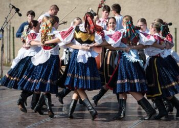 Powiat szydłowiecki: Mazowsze w zamku