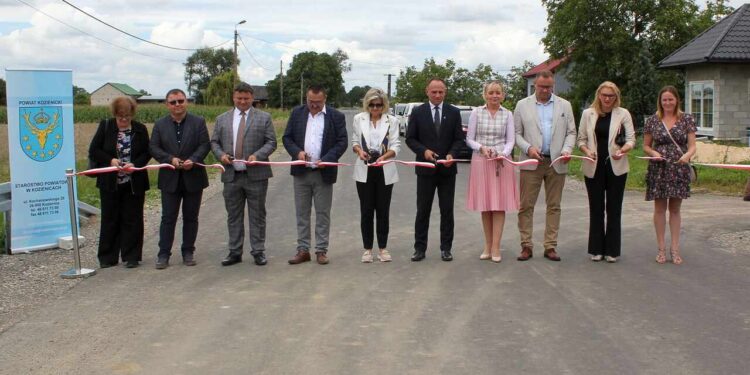 Powiat kozienicki: Nawierzchnia, pobocza i przepust