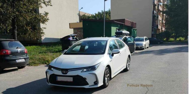 Radom: Rozebrał się, by zmylić drogówkę