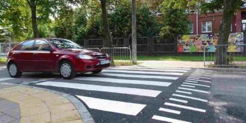 Radom: Bezpieczniej wokół szkół – powstały wyniesione przejścia