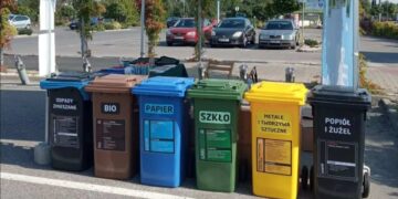 Radom: Niepotrzebne papiery i stara elektronika? Przynieś je na zbiórkę!