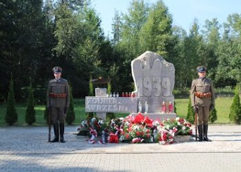 Powiat szydłowiecki: Ku czci obrońców ojczyzny