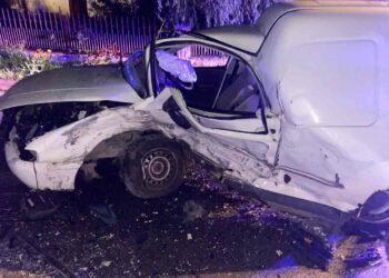 Powiat szydłowiecki: Zderzenie pojazdów – zginął młody kierujący