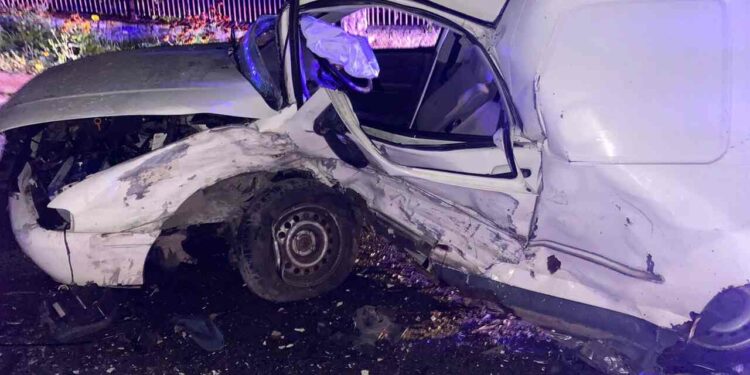 Powiat szydłowiecki: Zderzenie pojazdów – zginął młody kierujący