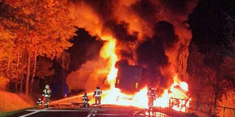 Dwie ofiary śmiertelne zderzenia pojazdów na DK50