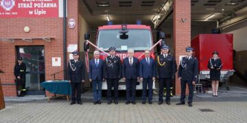 Powiat kozienicki: Nowe wozy dla strażaków