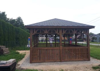 Powiat: zwoleński: Altana zamykana na klucz