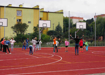 Powiat kozienicki: Piłka w różnych konfiguracjach