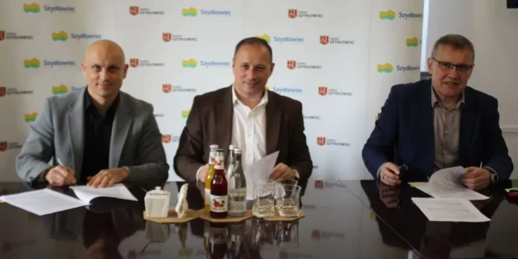 Powiat szydłowiecki: Z myślą o pieszych i kierowcach