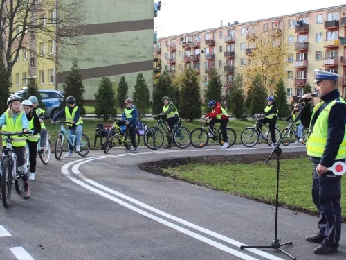 Powiat szydłowiecki: Dla pieszych i kierowców