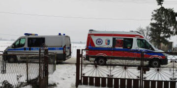 Powiat zwoleński: Trzy dni leżała w łóżku w nieogrzewanym domu