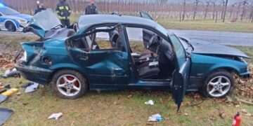 Powiat grójecki: Dachowanie nad ranem – nie żyje pasażer