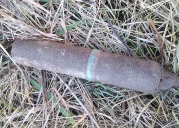 Powiat lipski: Pocisk artyleryjski na podwórku