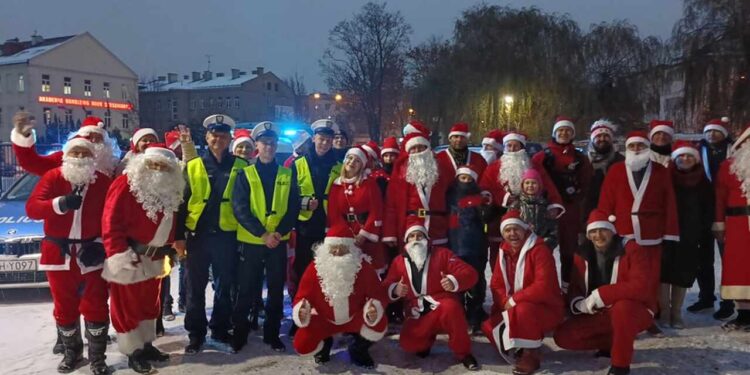 Radom: Wspaniała akcja! Wywołali uśmiech na twarzach małych pacjentów!