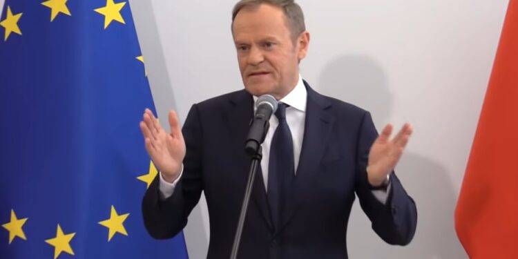 Tusk staje pod ścianą. Czy upadnie rząd?